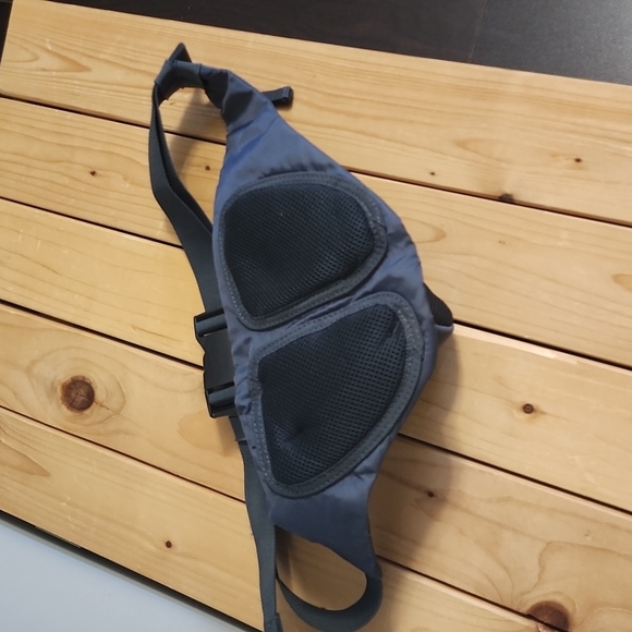 Nike Active Fanny Bag with insulated bottle holder - Picture 2 of 10